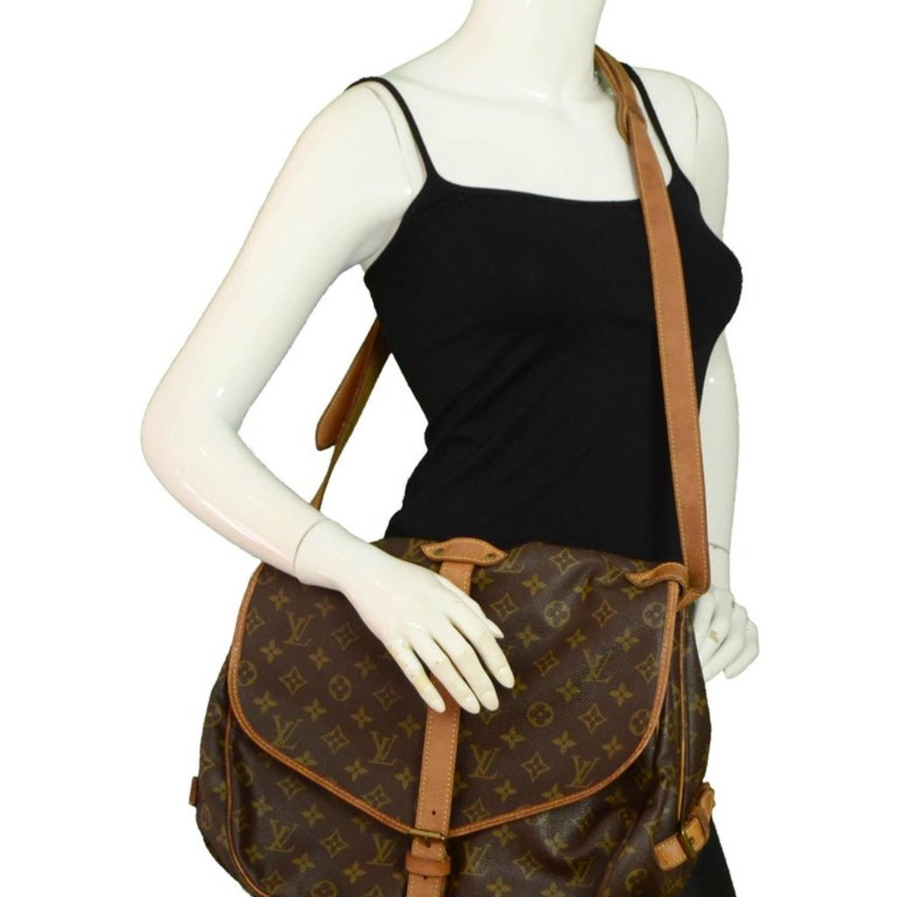 LOUIS VUITTON Saumur 35 Crossbody Messenger Handbag - Picture 15 of 15